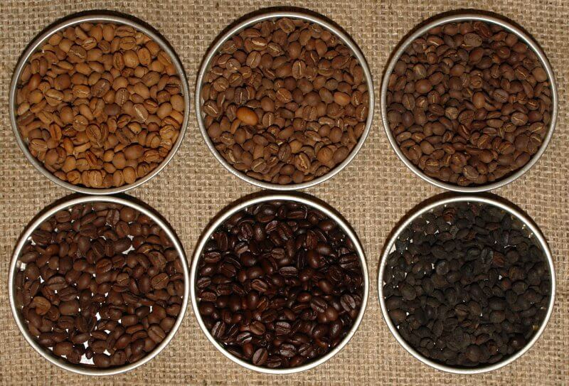 Diverse tipuri de cafea boabe